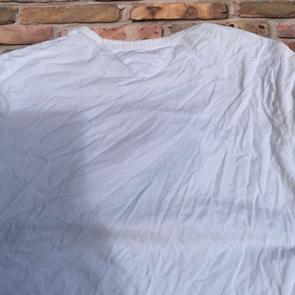 Tommy Hilfiger Mens  Collegiate crew classic FIT T-SHIRT W/ Red, White and Blue - Picture 4 of 7